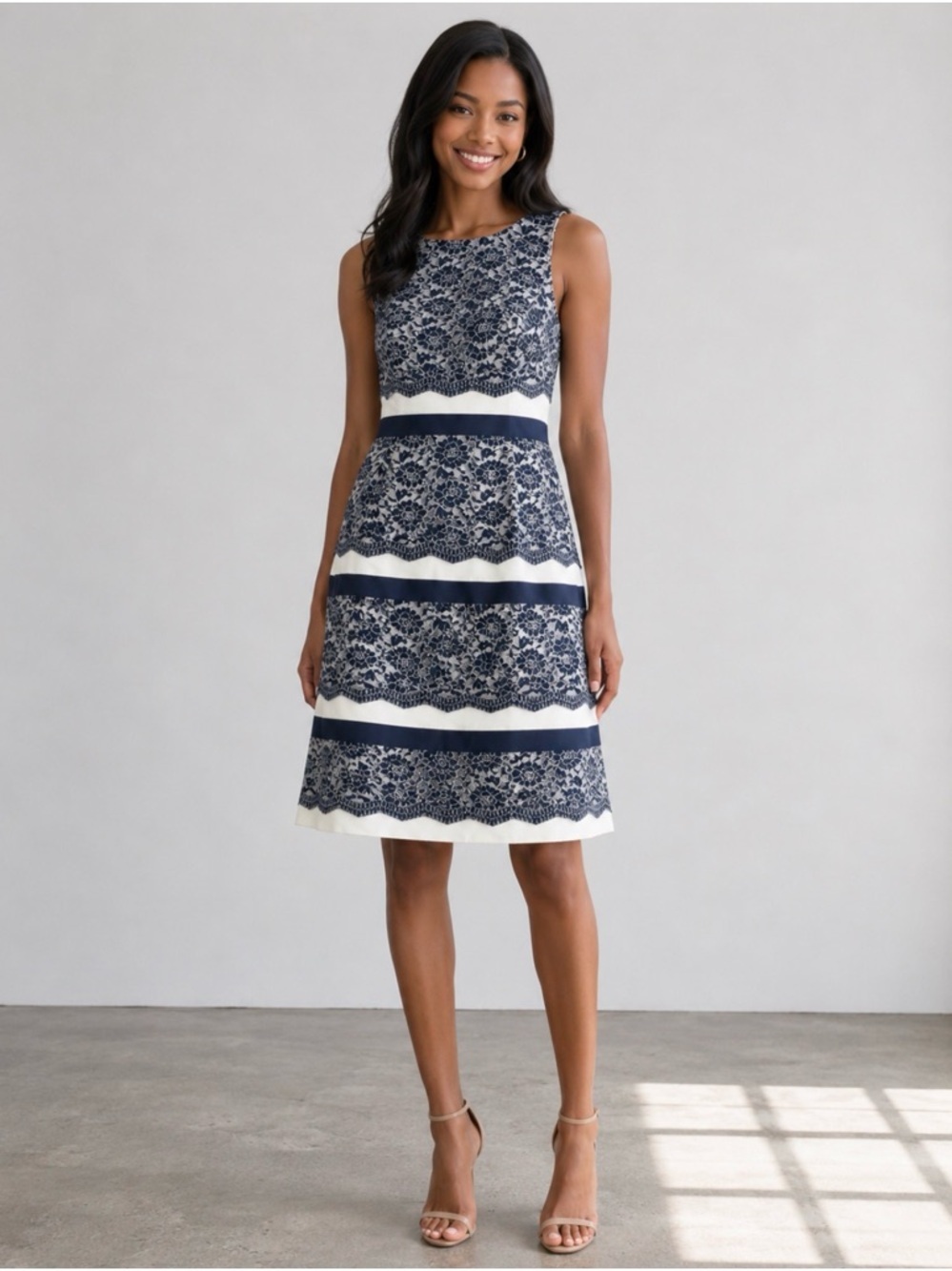 Katherine Kelly Brittany Lace Tiered Fitted Sleeveless Dress Navy/Creme Size 8